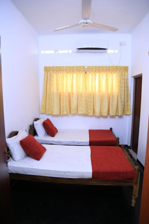 Yaarl Holiday Inn Jaffna Extérieur photo