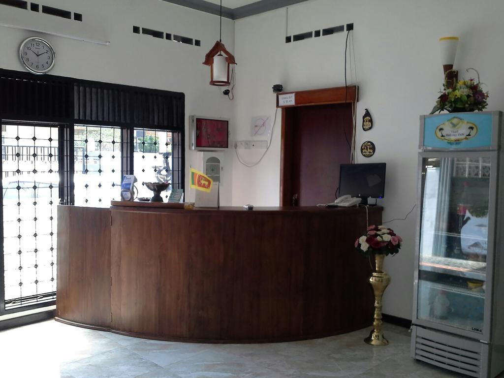 Yaarl Holiday Inn Jaffna Extérieur photo