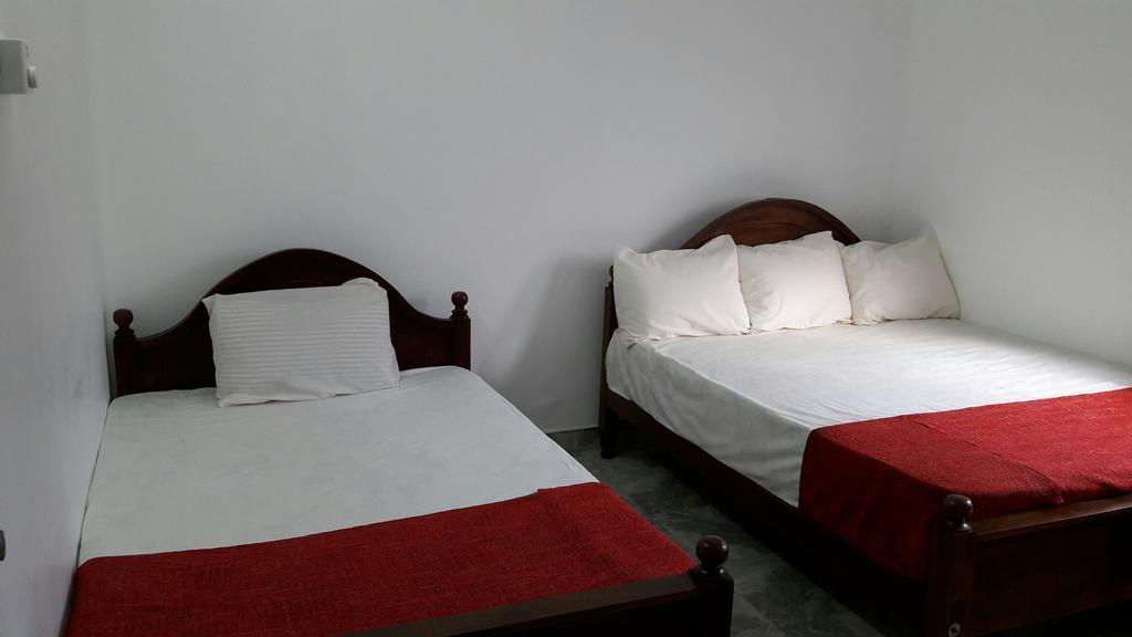 Yaarl Holiday Inn Jaffna Extérieur photo