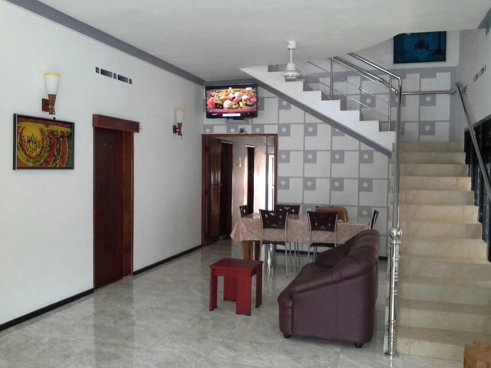 Yaarl Holiday Inn Jaffna Extérieur photo